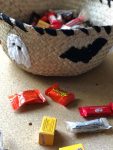 Halloween_candy_bowl_with_candy_480x480